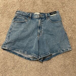 Women’s NWT Abercrombie Curve Love Dad Short High Rise Denim Shorts-size 14/32
